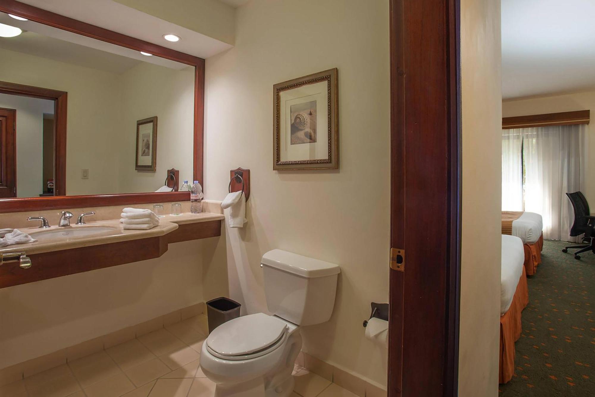 Courtyard By Marriott Santo Domingo Exterior foto
